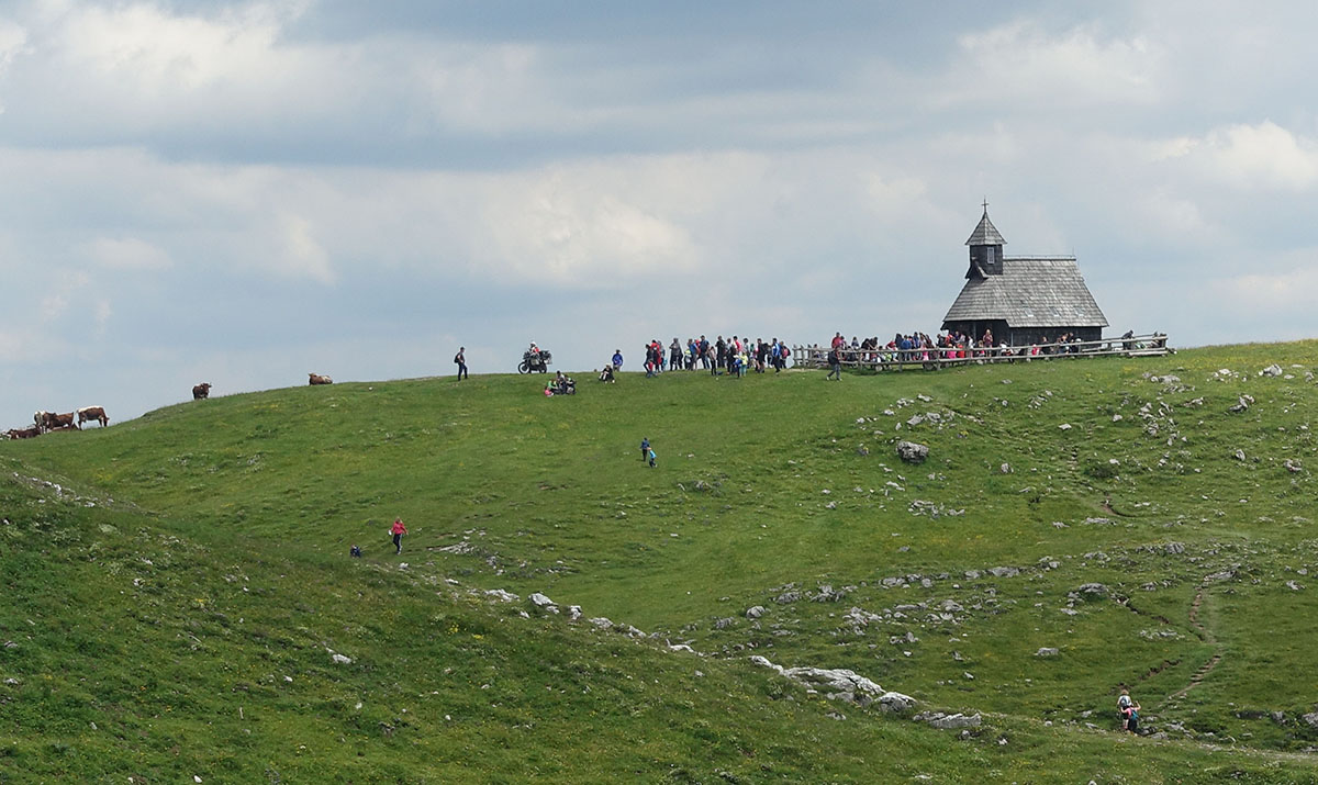 Picture 2 Challenges for Governing Mountains Sustainably